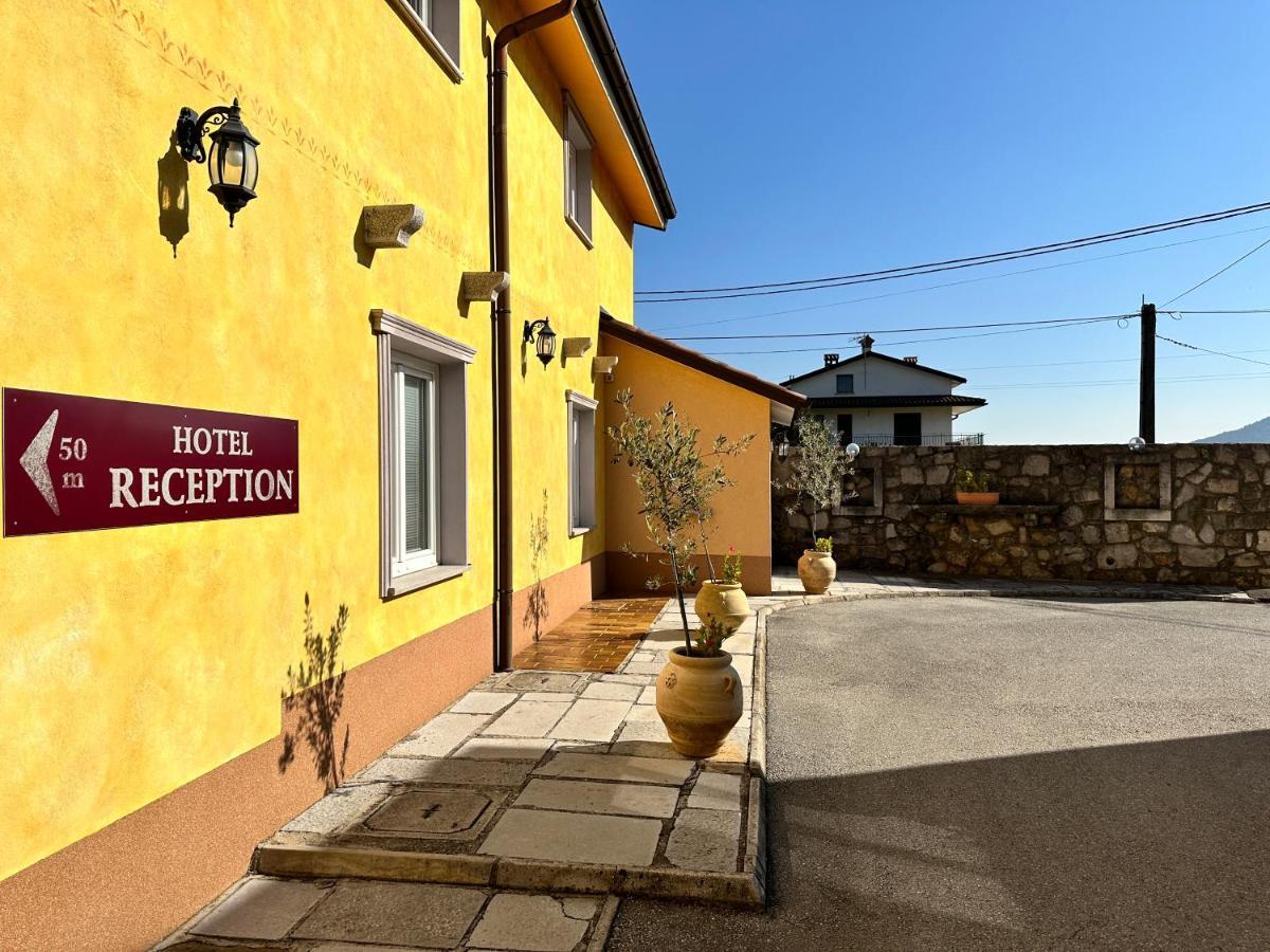 Hotel Grahor Depandance Sežana Exterior foto